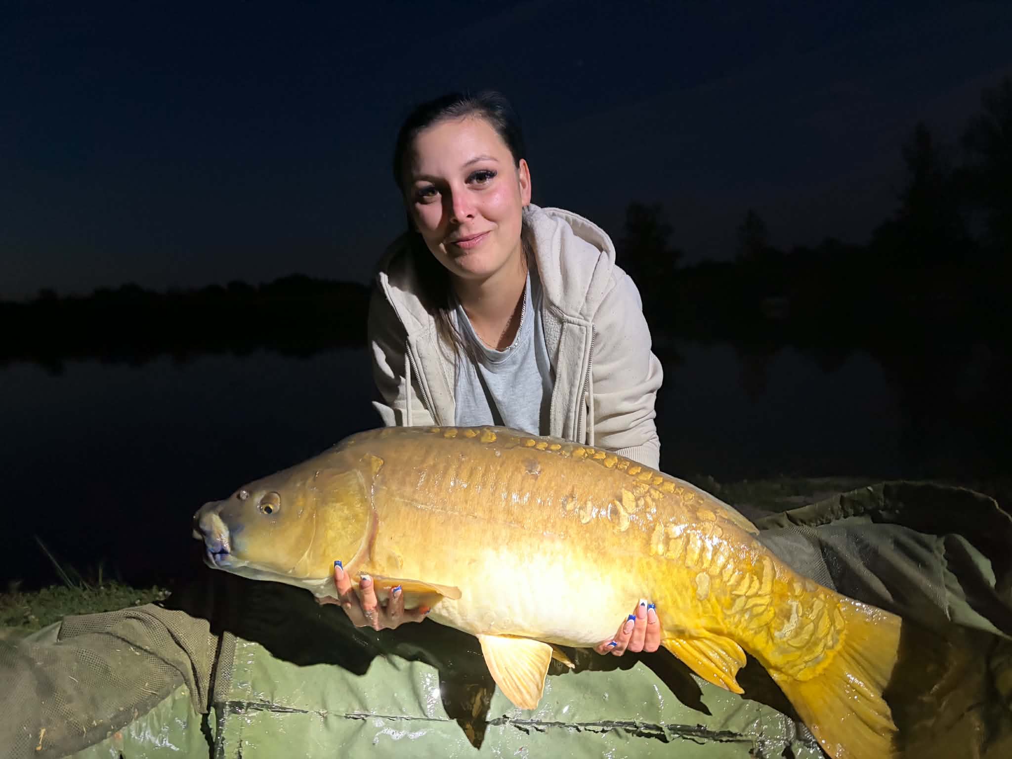 Nati 10,7kg-s tükörpontya